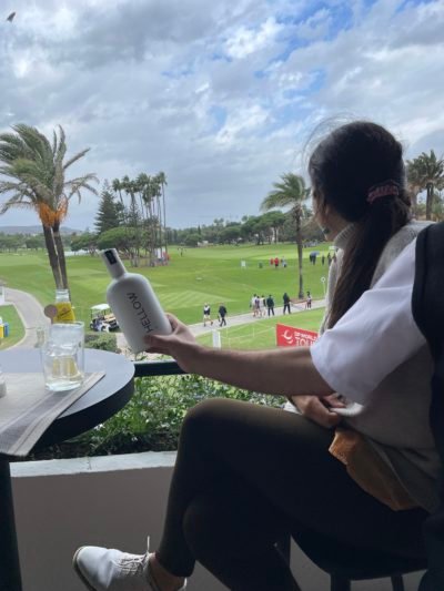 Descubre HelloW: La Ginebra que Conquista Sotogrande! – Info Sotogrande